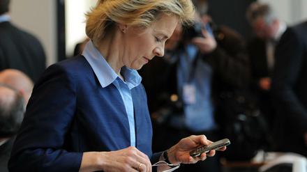 Der Druck auf die heutige Brüsseler EU-Kommissionspräsidentin Ursula von der Leyen steigt, doch noch vor dem Untersuchungsausschuss in Berlin persönlich Rede und Antwort zu stehen