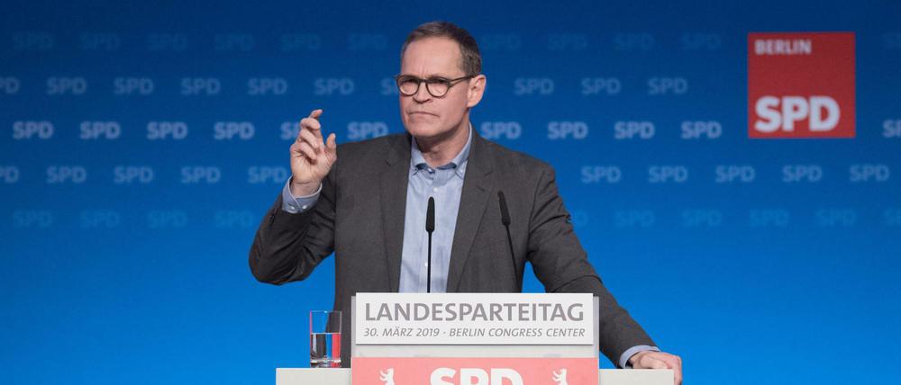 Michael Müller (SPD), Regierender Bürgermeister, spricht beim Landesparteitag der SPD Berlin.