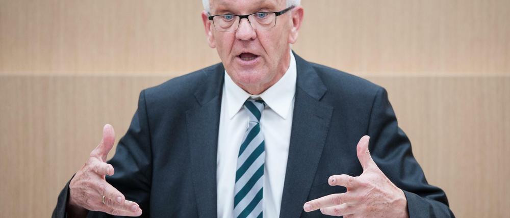 Der Stuttgarter Ministerpräsident Kretschmann (Grüne) macht keine Anstalten, der geplanten Asylrechtsverschärfung zuzustimmen.