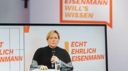 Zumundest halbwegs echt. Susanne Eisenmann, Spitzenkandidatin der CDU in Baden-Württemberg, kämpft via Computerscreen um Stimmen. 