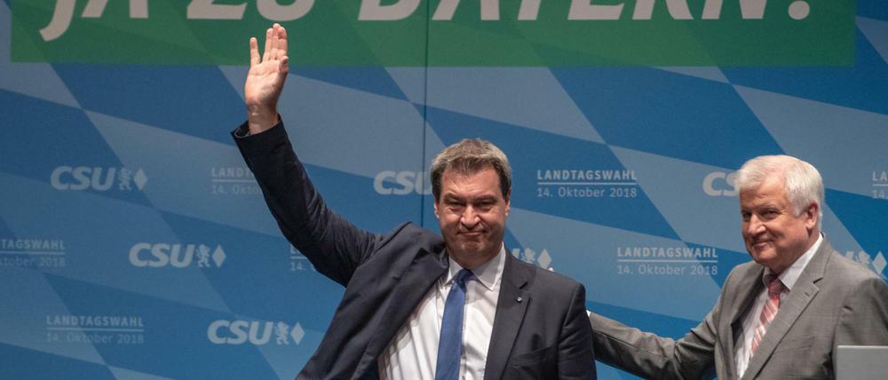 Sitzen der Illusion auf, Bayern zu regieren: Ministerpräsident Markus Söder und CSU-Chef Horst Seehofer.