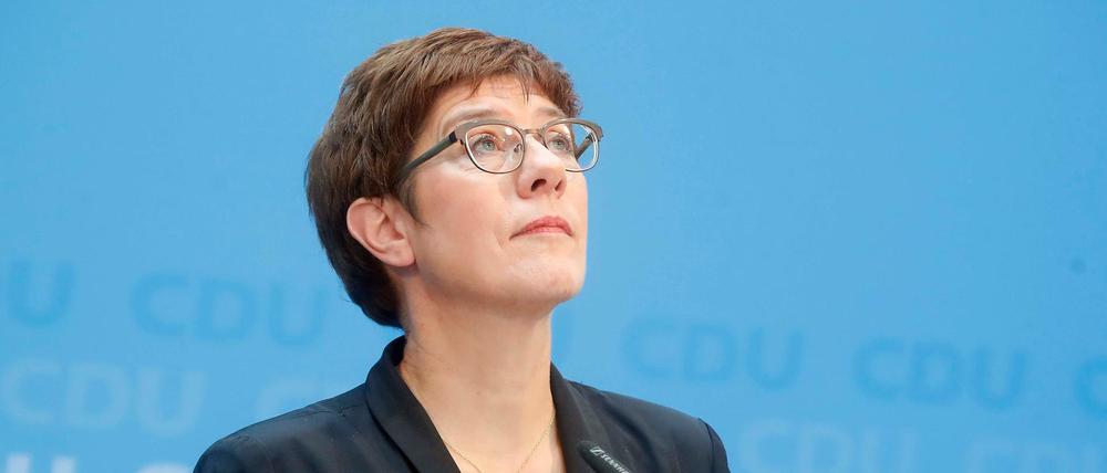 Sie ist es erkennbar leid: Annegret Kramp-Karrenbauer, CDU Bundesvorsitzende. 