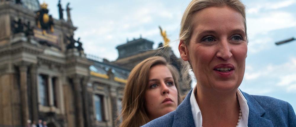 Sachsen, Dresden: Alice Weidel, Fraktionsvorsitzende der AfD im Bundestag kommt zur Wahlparty der AfD.