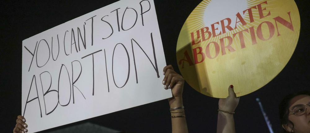 Protest gegen eine Änderung des US-Abtreibungsrechts vor dem Supreme Court in Washington 