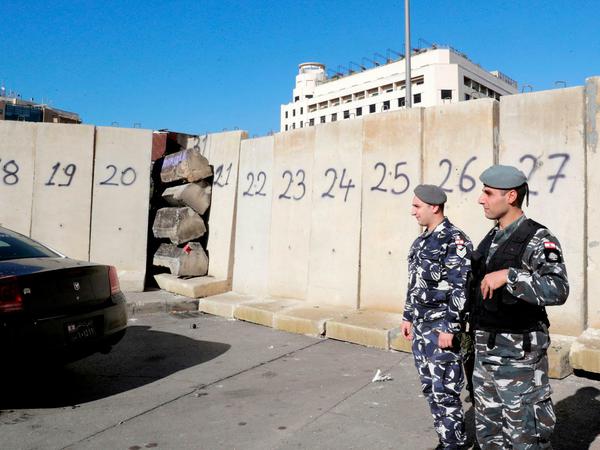 Betonmauern wurden um das Regierungsviertel in Beiruts Zentrum aufgebaut.