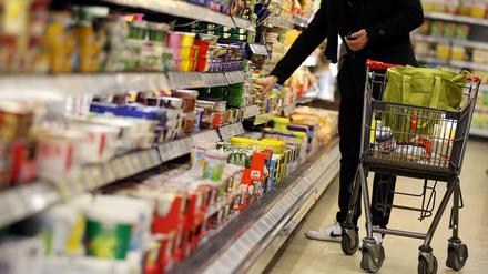 Die Supermärkte befürchten vor Ostern einen Ansturm.