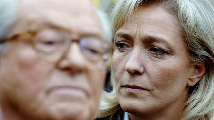 Tief zerstritten. Marine Le Pen, Chefin des rechtsextremen Front National in Frankreich und ihr Vater Jean-Marie Le Pen, der Gründer der Partei.