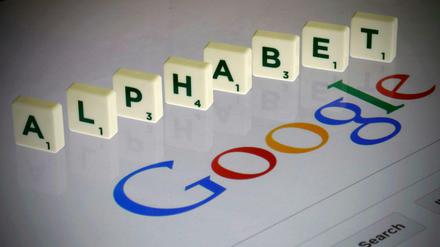 Alphabet wird die Holding heißen, unter deren Dach das Kerngeschäft von Google und weitere Unternehmungen schlüpfen. REUTERS/Pascal Rossignol
