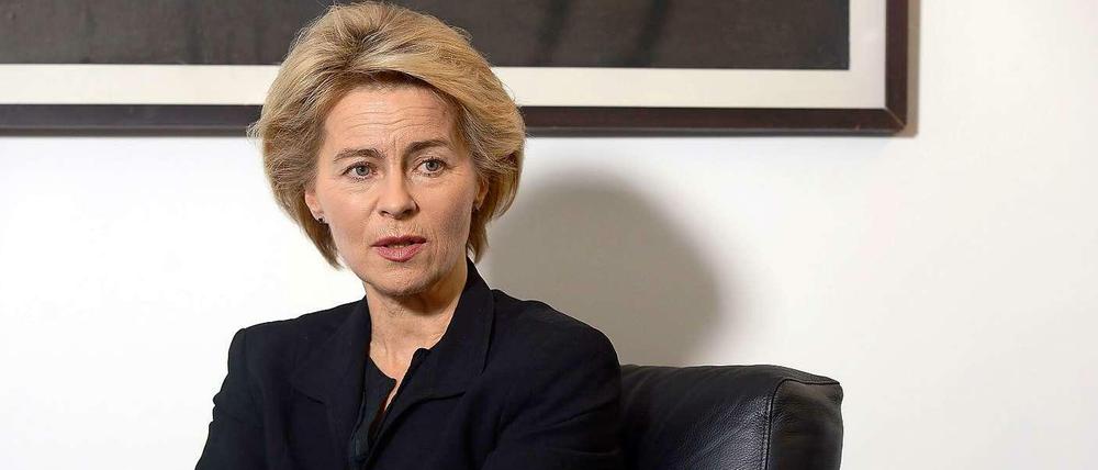 Ursula von der Leyen (56) ist seit Dezember 2013 Verteidigungsministerin. Zuvor war die Christdemokratin Familien- und Arbeitsministerin.