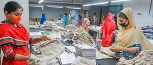 Fabrikarbeiterinnen in Bangladesh.