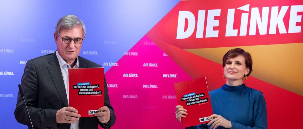 Die Linken-Vorsitzenden Bernd Riexinger und Katja Kipping bei der Vorstellung des Parteiprogramms. 