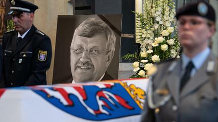 Politischer Mord: Kassels Regierungspräsident, der CDU-Politiker Walter Lübcke, wurde im Sommer 2019 von einem Rechtsterroristen getötet. Er hatte die Aufnahme Geflüchteter verteidigt. 
