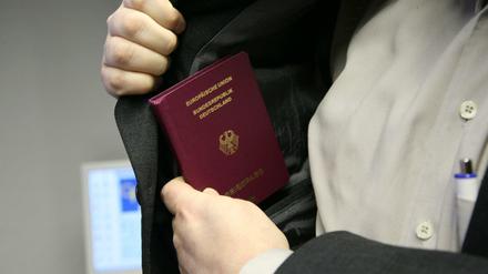 Wegen des Brexits ist die Zahl der Anträge auf Wiedereinbürgerung in Deutschland in den letzten Jahren stark gestiegen.