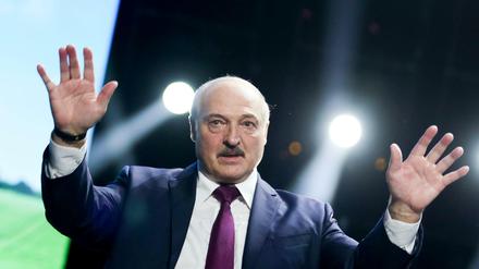 Die Rechtfertigung des belarussischen Präsidenten Alexander Lukaschenko für die Flugumleitung bröckelt.