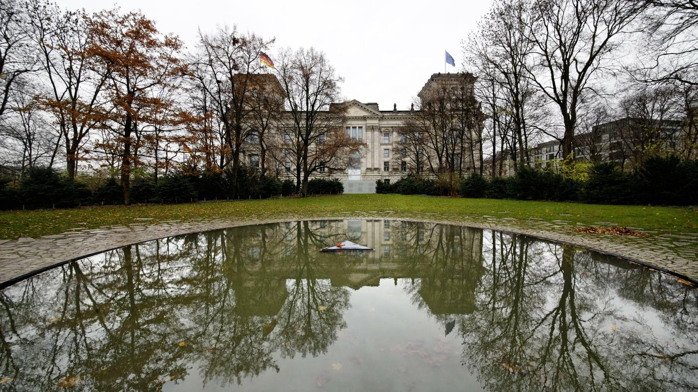 Bedroht durch Bauarbeiten Mahnmal für Sinti und Roma am neuen Ort?
