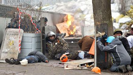 Vor einem Jahr sind bei Protesten gegen den ehemaligen Präsidenten Janukowitsch rund 100 Menschen auf dem Maidan in Kiew von Sicherheitskräften getötet worden. 