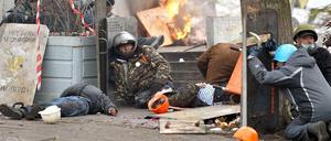 Vor einem Jahr sind bei Protesten gegen den ehemaligen Präsidenten Janukowitsch rund 100 Menschen auf dem Maidan in Kiew von Sicherheitskräften getötet worden. 