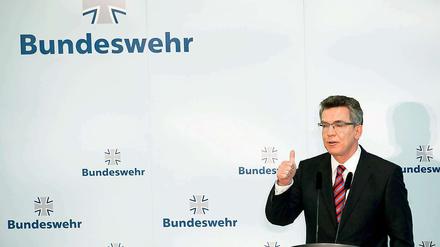 Verteidigungsminister Thomas de Maizière erklärt die Notwendigkeit der Bundeswehrreform.