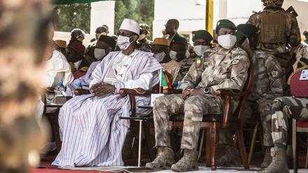 Choguel Kokalla Maiga (links), Premierminister von Mali, sowie Assimi Goita, Putschistenführer und Übergangspräsident