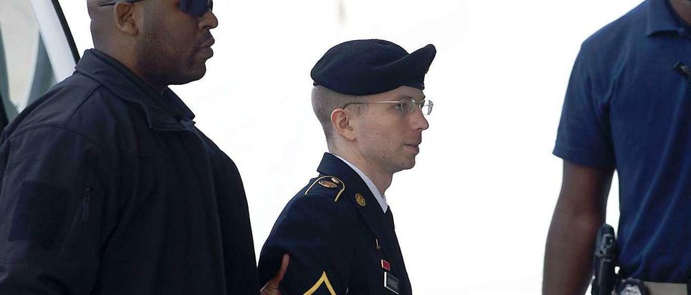 Der Wikileaks-Informant Bradley Manning ist am Mittwochnachmittag in den USA zu 35 Jahren Haft verurteilt wurden.