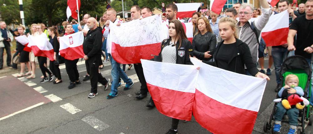 Polen gingen am vergangenen Wochenende nach dem Tod eines Landsmannes im britischen Harlow auf die Straße.