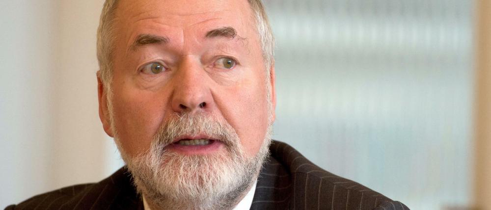 Markus Meckel, Präsident des Volksbundes Deutsche Kriegsgräberfürsorge e.V., ist zurückgetreten. 