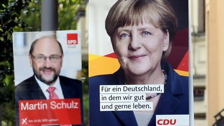 Wahlplakate für die Bundestagswahl von CDU und SPD in Berlin.