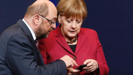 Der damalige EU-Parlamentschef Martin Schulz (SPD) und Kanzlerin Angela Merkel (CDU) im März 2016. 