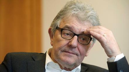 Der Menschenrechtsbeauftragte der Bundesregierung, Christoph Strässer tritt Ende Februar von diesem Amt zurück. Der 66-Jährige SPD-Politiker will sich künftig auf seine Arbeit als Bundestagsabgeordneter konzentrieren.  