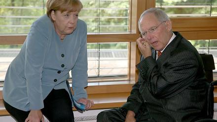 Auch Wolfgang Schäuble wünscht sich, das Angela Merkel "endlich mal ein Risiko" eingeht.