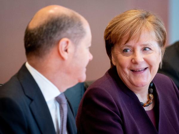 Auf Angela Merkel und ihren Finanzminister kommt es jetzt an.