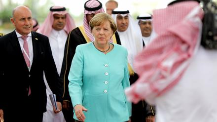 Angela Merkel wird in Saudi-Arabien von einer hochrangigen Wirtschaftsdelegation begleitet.