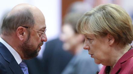 Bundeskanzlerin Angela Merkel (CDU) und SPD-Herausforderer Martin Schulz (Archivbild von 2014)