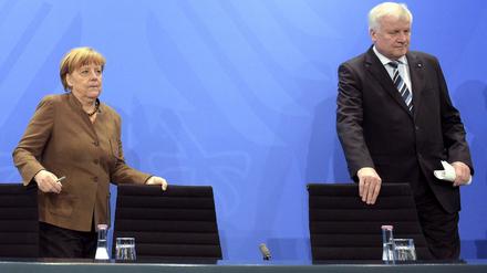 Bundeskanzlerin Angela Merkel (CDU) und der CSU-Vorsitzende Horst Seehofer im Kanzleramt in Berlin.