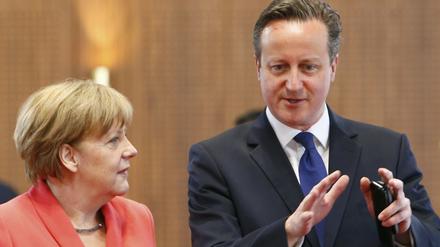 Kurz nach der Queen will auch der britische Premier David Cameron die Bundeskanzlerin Angela Merkel treffen.