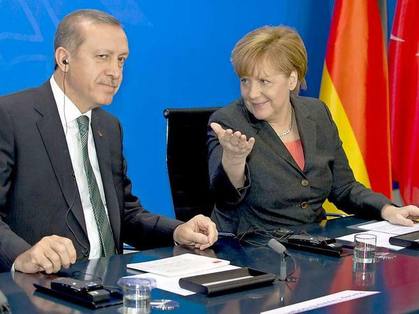 Bundeskanzlerin Angela Merkel (CDU) hat den türkischen Ministerpräsidenten Erdogan in Berlin empfangen. 