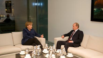 Wladimir Putin zu Gast im Kanzleramt bei Angela Merkel.