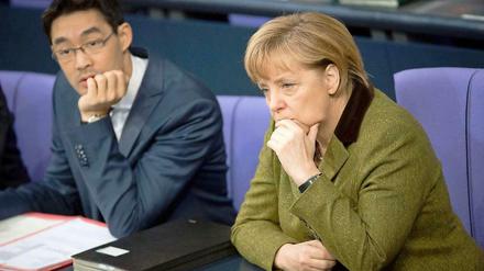Schweigsam. Die Kanzlerin und ihr Stellvertreter haben sich offenbar nur noch wenig zu sagen. Nicht nur im Bundestag. Andere in der Union machen ihrem Unmut über die FDP Luft.