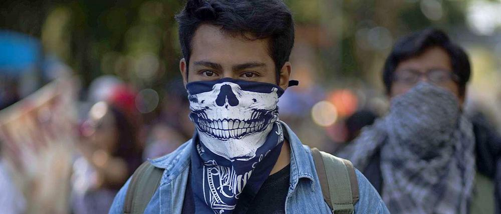 Sichtbarer Unmut: In Mexiko demonstrieren wegen der verschwundenen Studenten immer mehr Menschen.