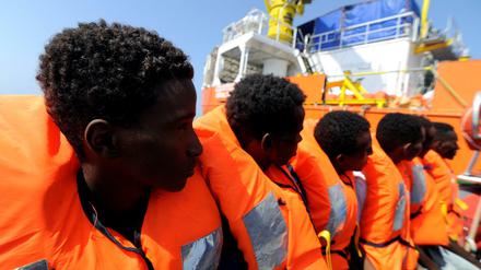 Migranten an Board des Schiffes "Aquarius".