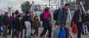 Flüchtlinge an der Grenze zwischen Griechenland und Mazedonien