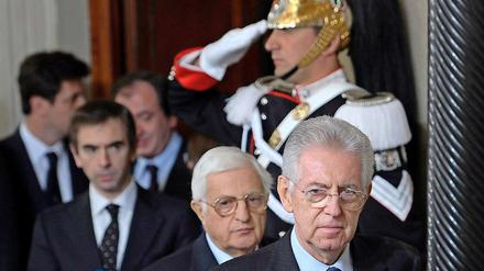 Nun offiziell im Amt: Mario Monti.