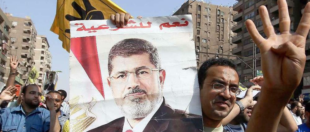 Anhänger des gestürzten ägyptischen Präsidenten Mursi in Kairo im vergangenen Oktober. 