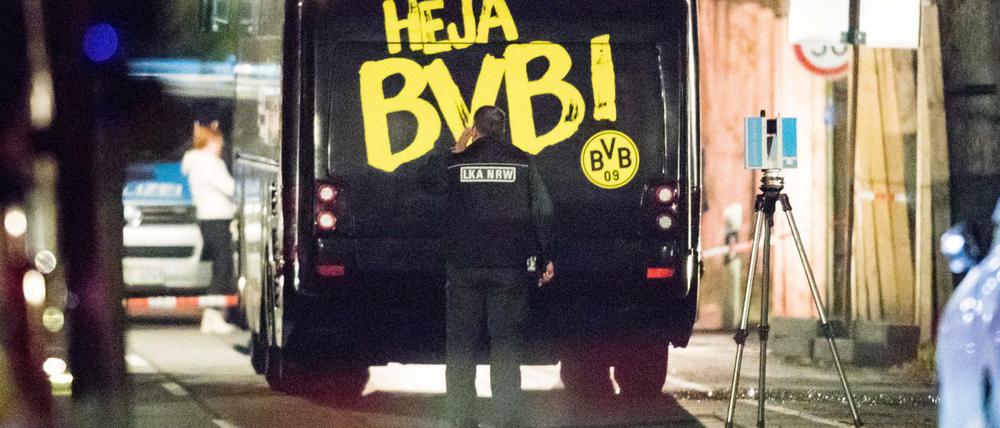 Der BVB-Mannschaftsbus nach dem Anschlag im April.