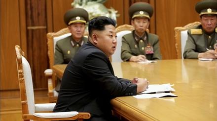 Nordkoreas Machthaber Kim Jong Un hatte am Freitag die Grenztruppen in Gefechtsbereitschaft versetzt.