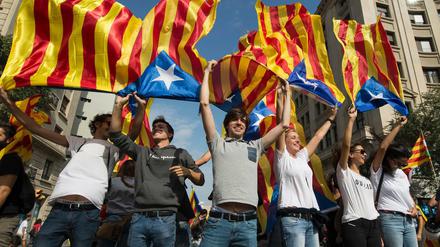 Befürworter des katalanischen Unabhängigkeitsreferendums demonstrieren in Barcelona.
