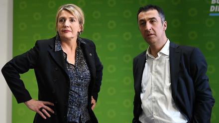Die Grünen-Bundesvorsitzenden Simone Peter und Cem Özdemir vor einer Vorstandssitzung im März in Berlin.