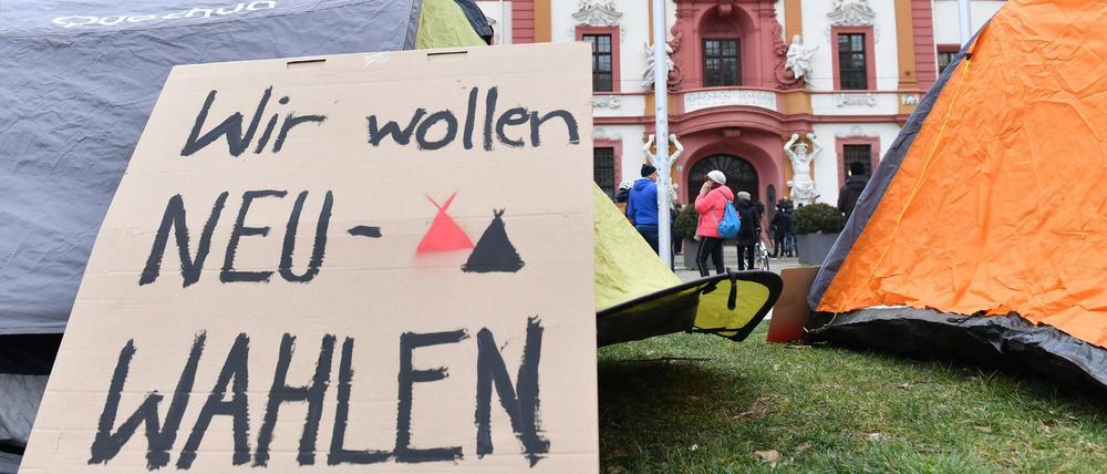 Campen gegen Kemmerich. Das Protestzeltlager vor Erfurts Staatskanzlei.