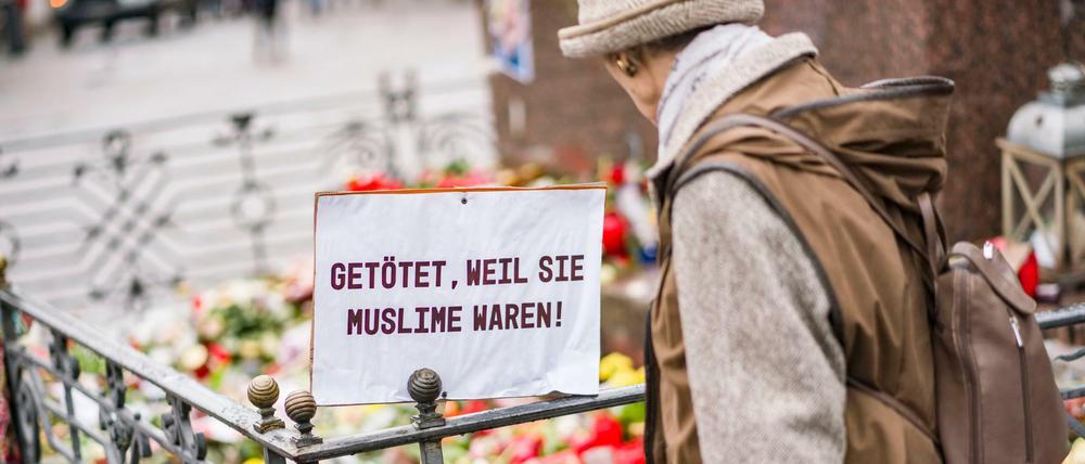 Nach der Gewalttat in Hanau: Trauer auf dem Marktplatz