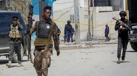 Die Sicherheitskräfte setzten in Mogadischu schwere Waffen ein.